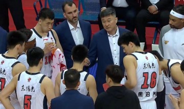 广东男篮消息！萨姆纳伤缺两周 焦伯乔拒绝归队 朱芳雨寻救火外援
