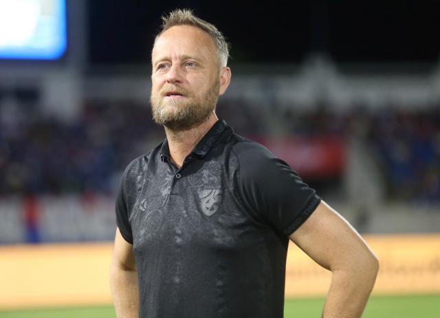 1699067807409053268.jpg 主教练波尔金.jpg